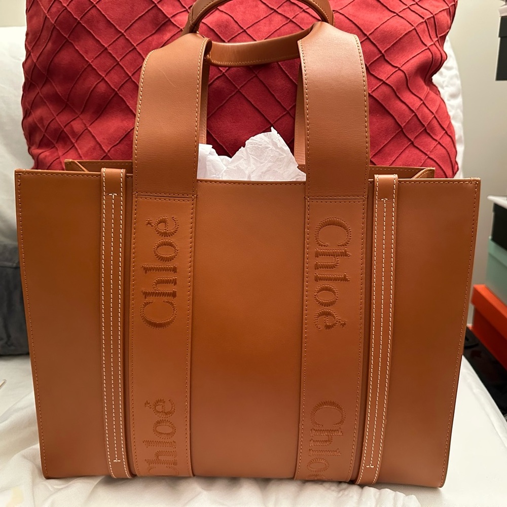 Tan Leather Chloe medium woody tote